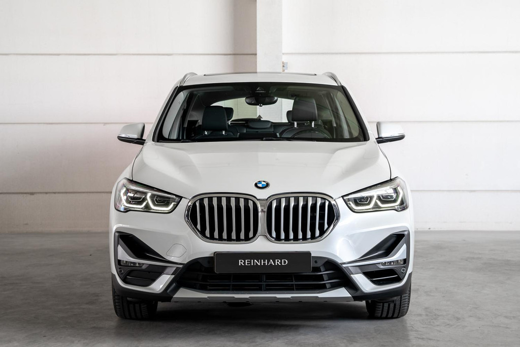 BMW X1 sDrive20i High Executive / Panodak / Headup / Trekhaak / Leder / Stoelverm. / Dlr Ond. / Orig. NL 54354064-2.jpg | REINHARD