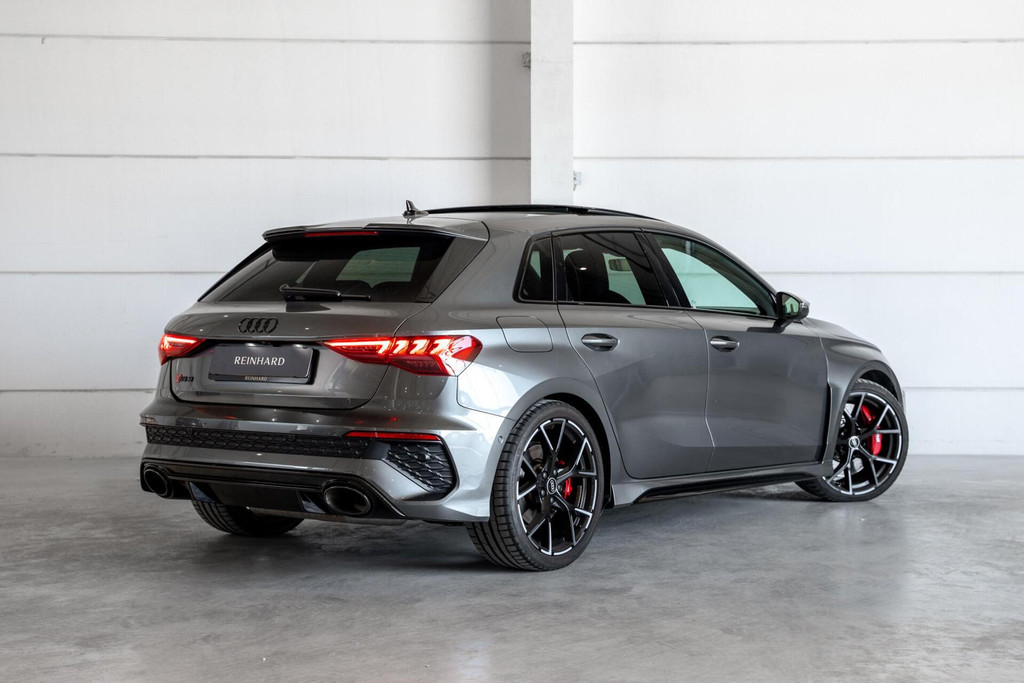 Audi RS3 2.5 TFSI Quattro / Pano / PPF / Dlr. ond. / B&O / Adaptive Cruise / Rode Sportstoelen 55705606-1.jpg | REINHARD